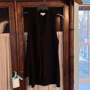 Aritzia Wilfred black blouse tank in size medium